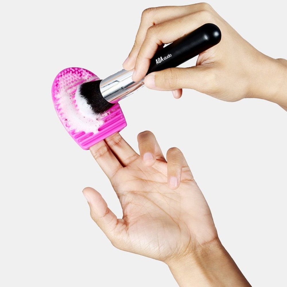 Hot Pink Brush Cleansing Egg